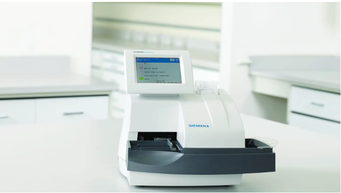 CLINITEK Advantus® İdrar Kimyası Analizörü